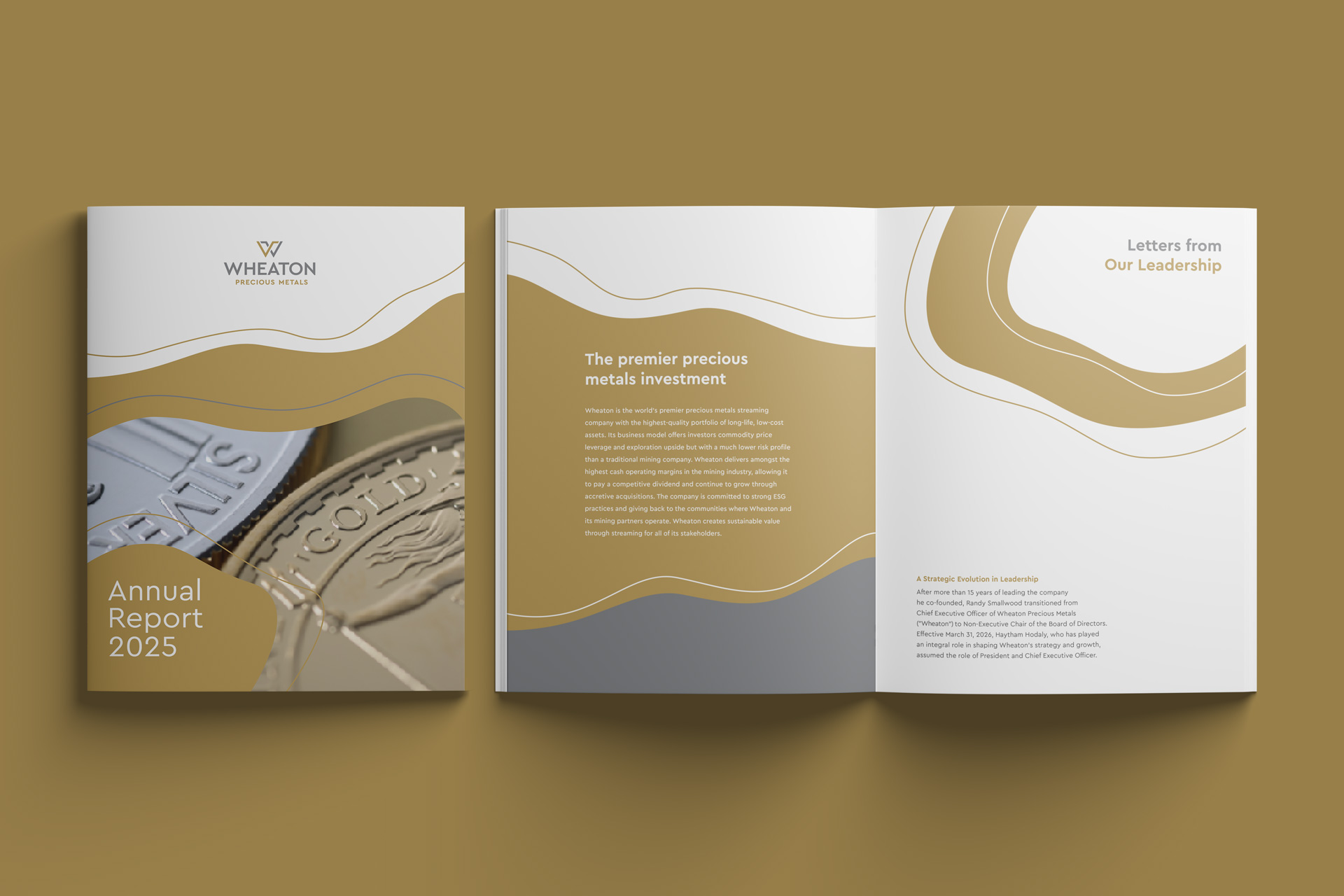 01_Mockup 04-Cover+Spread